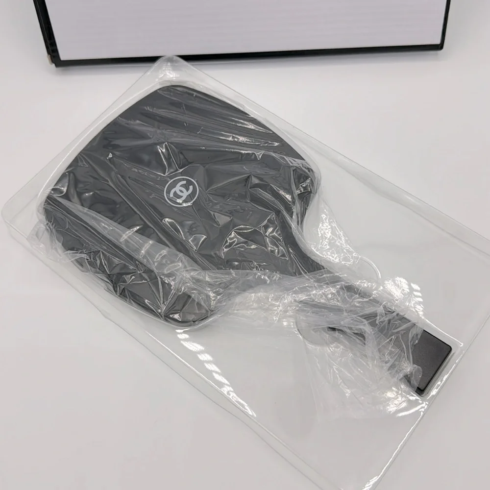New Chanel Beauty handheld black mirror - Picture 4 of 4